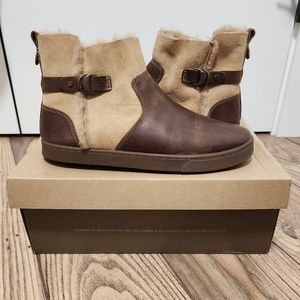 Olukai Pehuea Hulu beige leather boot removable orthotic gel insert wool footbed